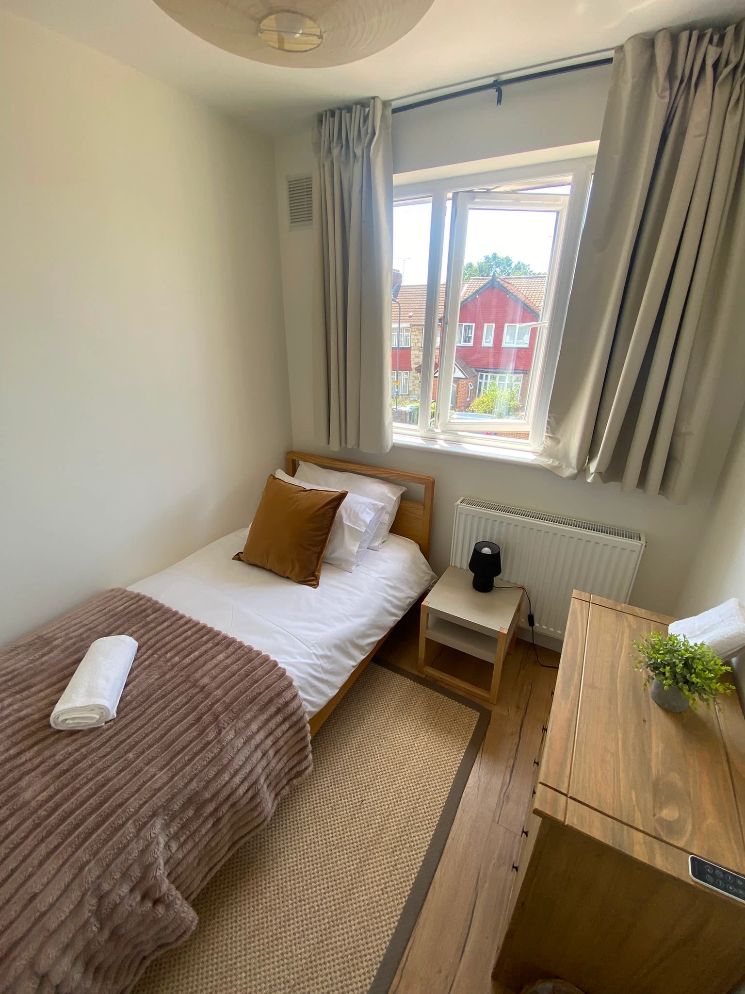 Clean and prepared single bedroom